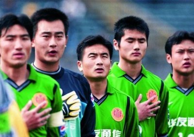 让人惋惜!他原可比肩杨智成国安功勋,当打之年却被球队挂牌出售