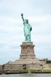 世界名胜:自由女神像