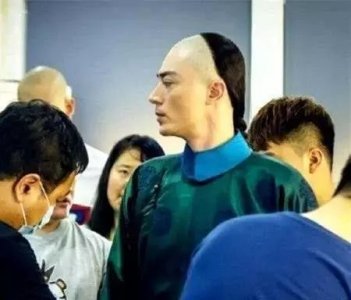 霍建华的光头这么帅,为什么脱发的人都不来一个?