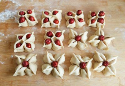 年关将至,老辈人做的几款过年馒头,漂亮简单又喜庆.