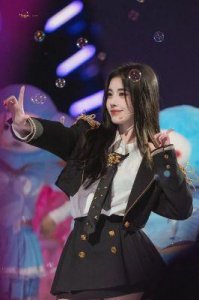 鞠婧祎与丝芭传媒解约风波:互撕曝光背后真相