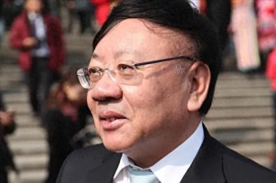 王文良:曾拥有国内首个私人港口,身家130亿,今欠667亿遁逃美国