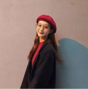 红色贝雷帽搭配什么衣服好看?女版点睛之笔