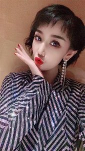 网红安若溪:隐瞒收入近千万被查,老公原来是个肌肉男