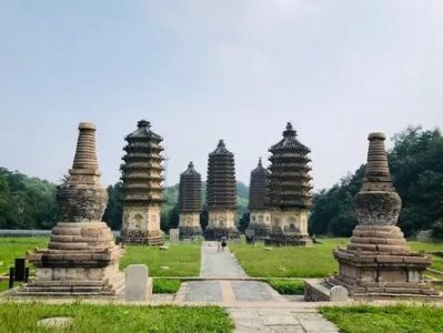 人间忽晚,山河已秋,穿越银山塔林,探秘“燕山八景”之一