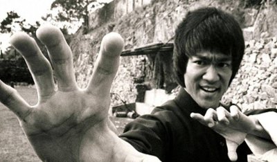 时隔49年后,李小龙的死因有了新发现,专家:他死前喝了大量的水