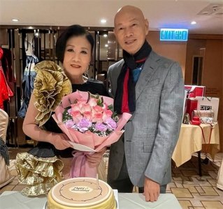 追爱21年娶到汪明荃,罗家英的抱怨里,藏着不被爱的无奈和悲伤