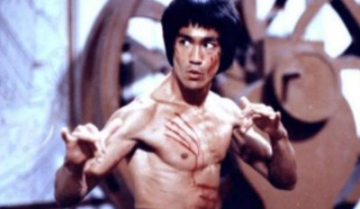 她20岁惊艳全香港,是李小龙荧幕CP,如今68岁仍然未嫁!