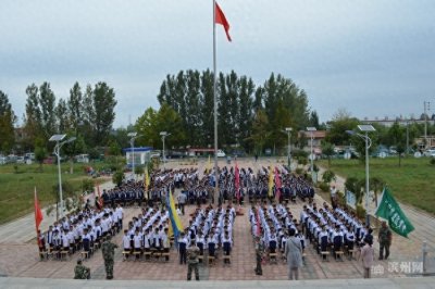 手语操《精忠报国》清河镇中学学生展示飒爽英姿