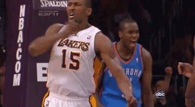 敢在我面前嘚瑟,是觉得我拔不动刀了吗?回顾阿泰肘击哈登事件!