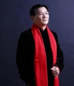 西北五省的秦腔戏迷朋友们,我们欠金嗓子丁良生先生一个梅花奖