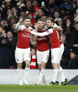 足球——欧罗巴联赛:阿森纳主场胜那不勒斯