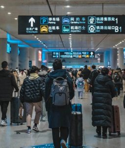 有句老话讲“七不出”,意指在初七这一天不宜远行离家吗?