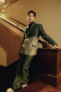 “变色龙”刘冠廷丨人物